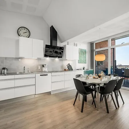 Gustav - 100m To The Fjord By Interhome