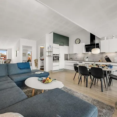 Gustav - 100m To The Fjord By Interhome *